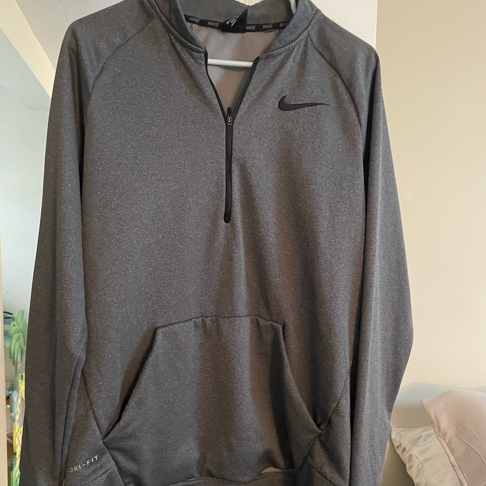 Nike Dri-Fit Quarter Zip Pullover Gray Color, size Medium